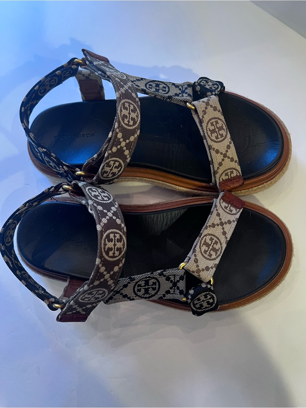 Tory Burch Brown Logo-Print Platform Sandals - Picture 6 of 7